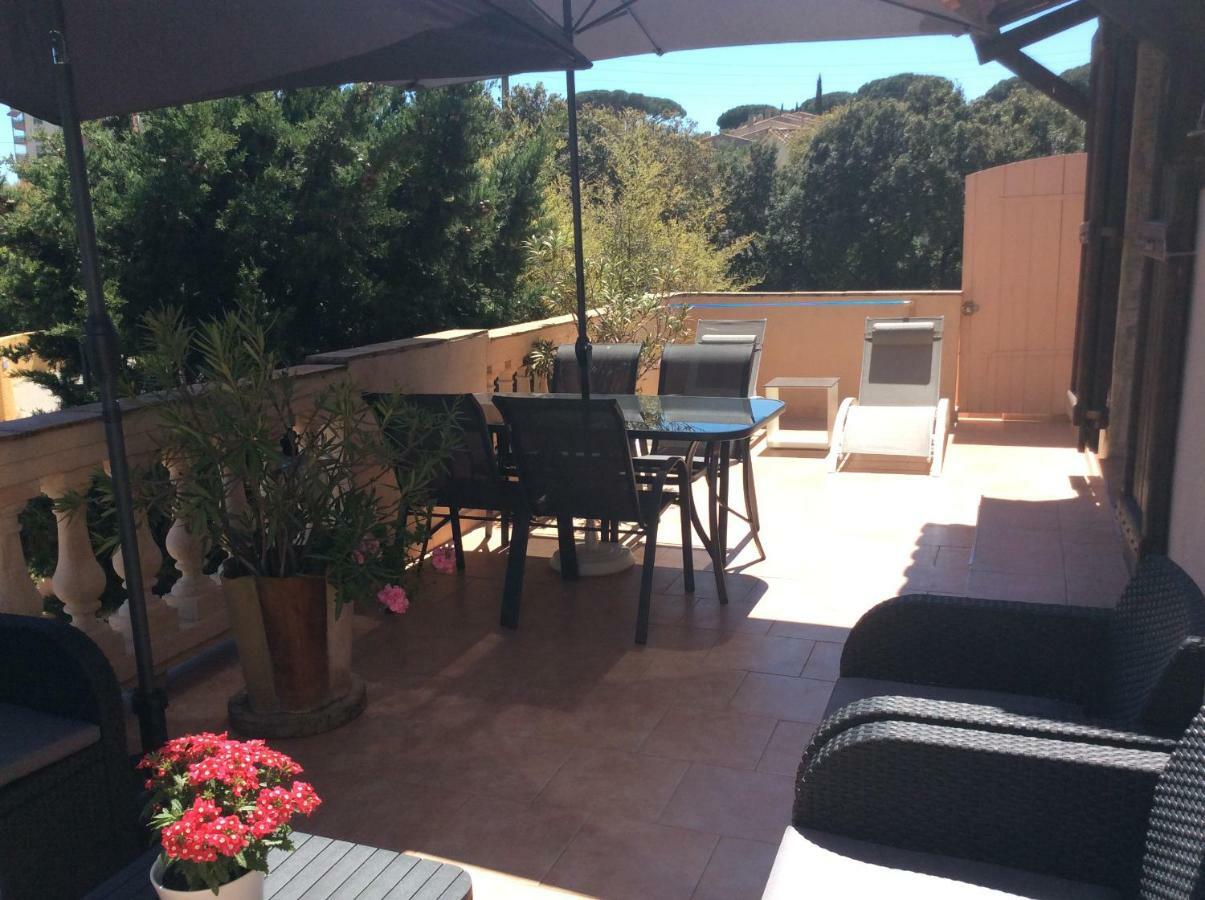 89 Le Grand Pin Apartman Sainte-Maxime Kültér fotó